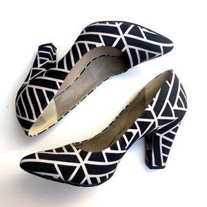 Graphic Pattern Fabric Pumps